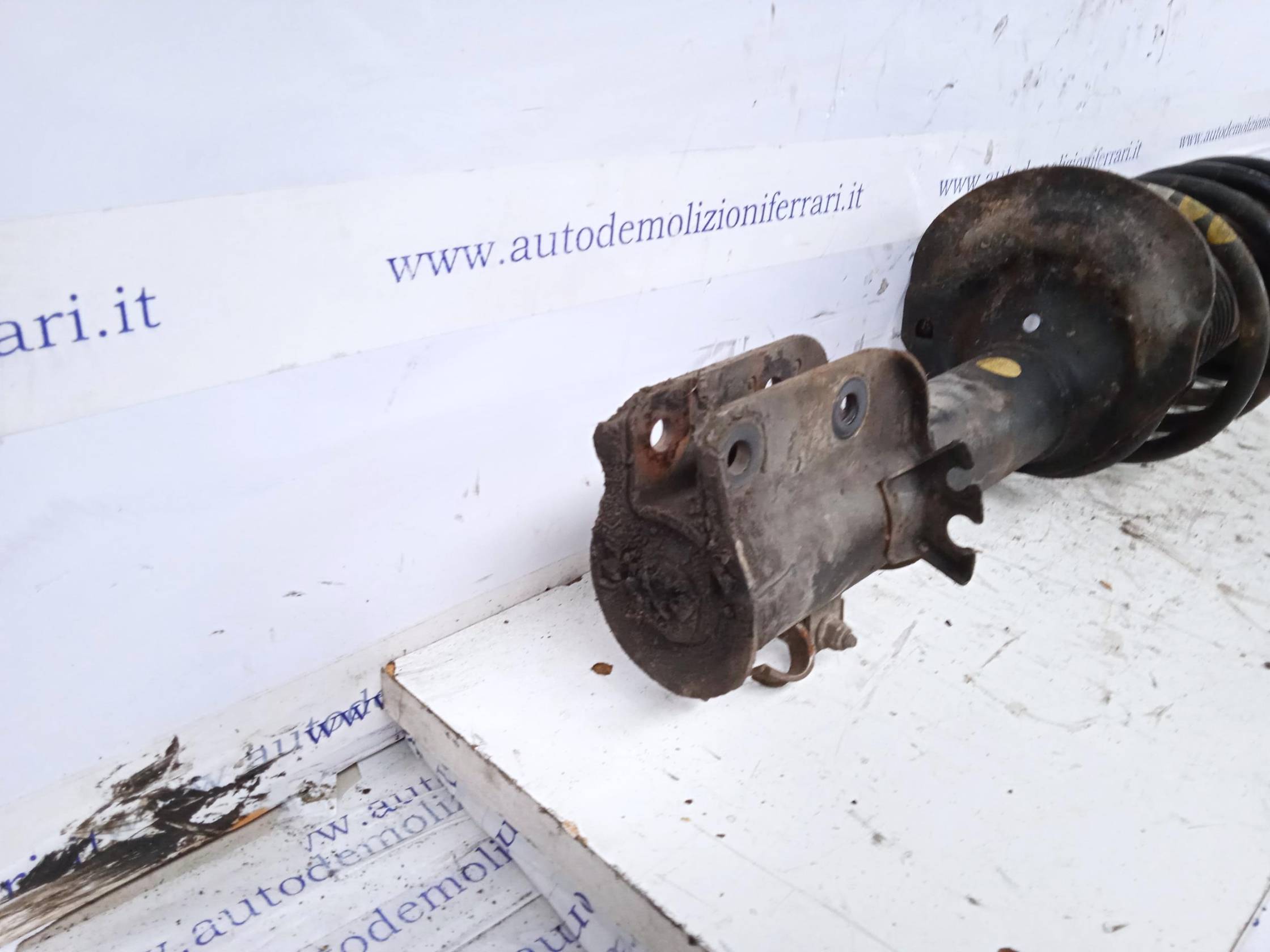 Ammortizzatore ant. dx.